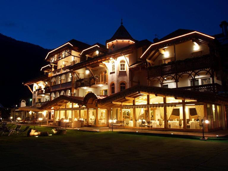 פוצה די פאסה Rene Dolomites Boutique Hotel מראה חיצוני תמונה