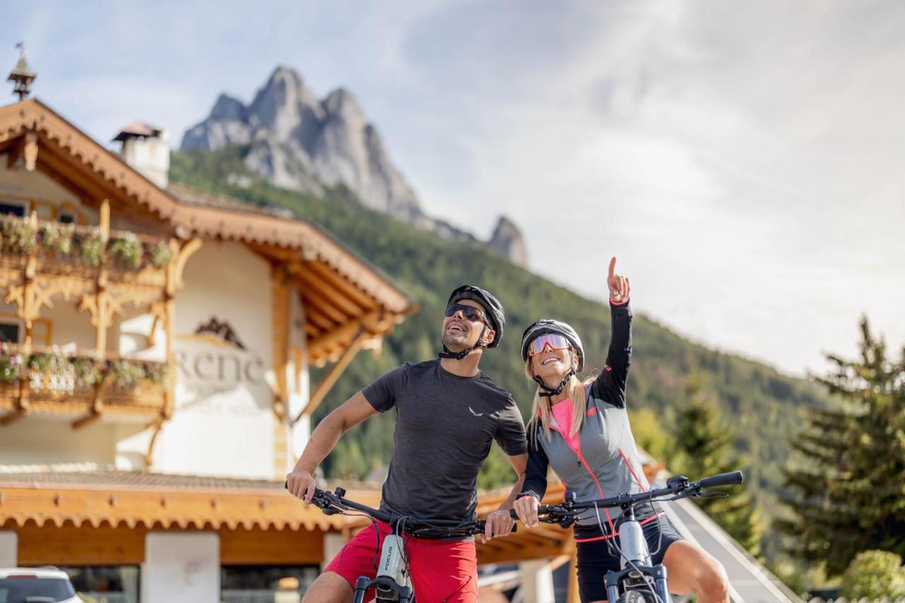 פוצה די פאסה Rene Dolomites Boutique Hotel מראה חיצוני תמונה