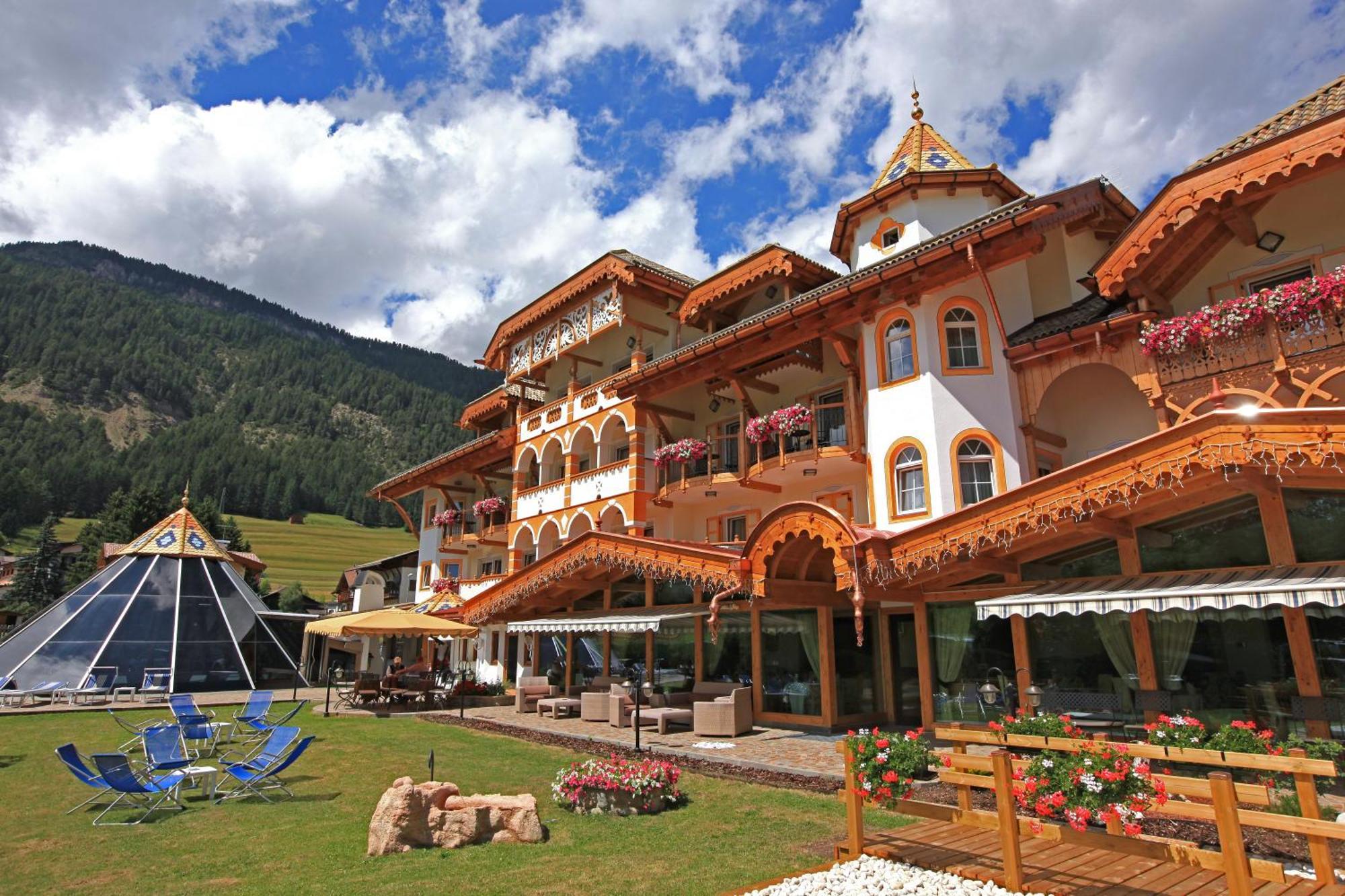 פוצה די פאסה Rene Dolomites Boutique Hotel מראה חיצוני תמונה