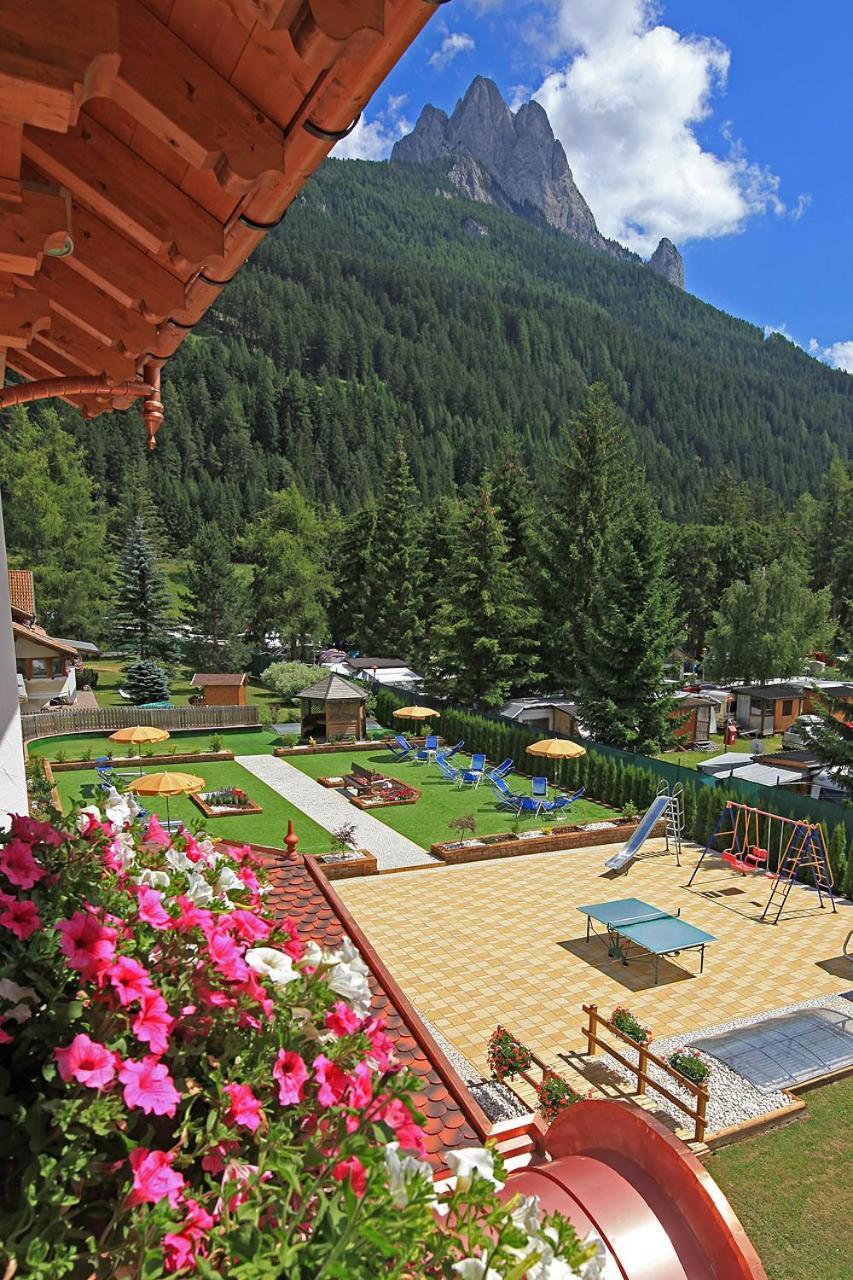 פוצה די פאסה Rene Dolomites Boutique Hotel מראה חיצוני תמונה