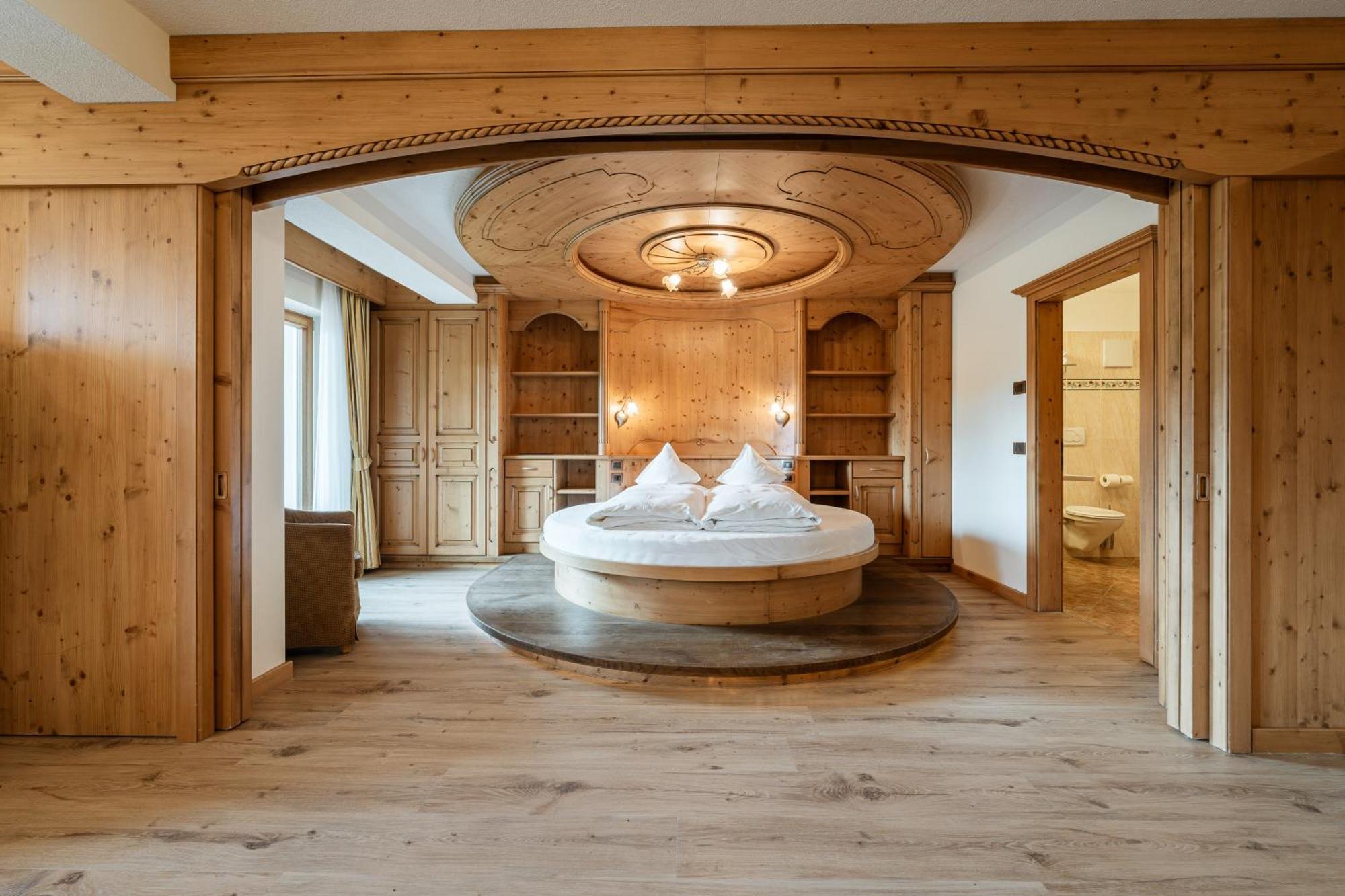 פוצה די פאסה Rene Dolomites Boutique Hotel מראה חיצוני תמונה