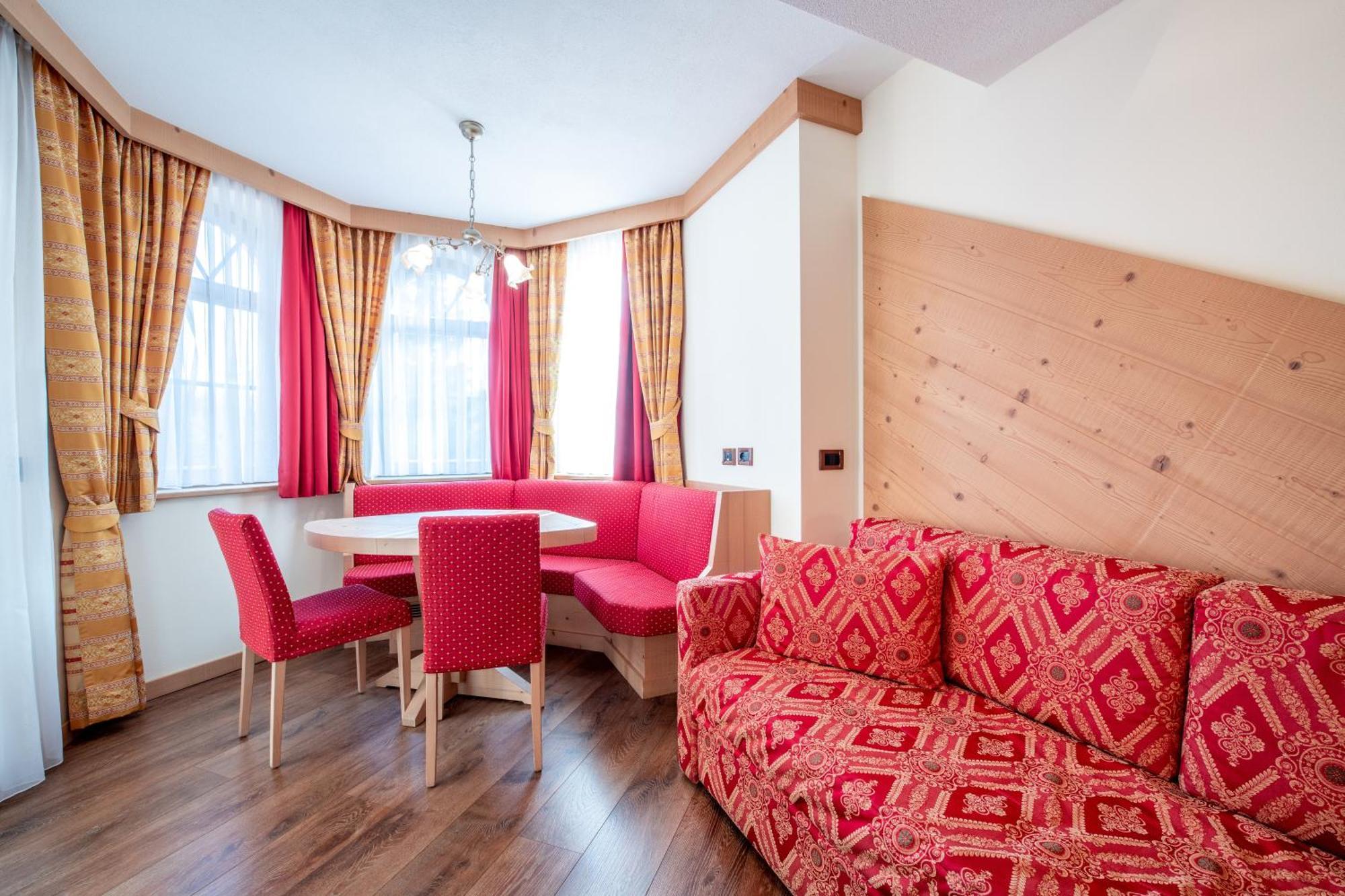 פוצה די פאסה Rene Dolomites Boutique Hotel חדר תמונה